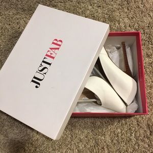 JustFab white pumps! Size 8.5